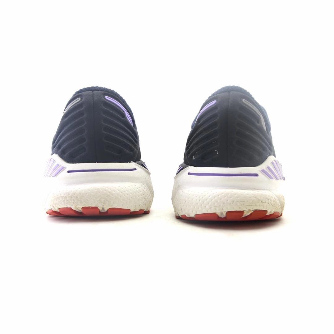 BROOKS ADRENALINE GTS 22 Brooks running footwear shots