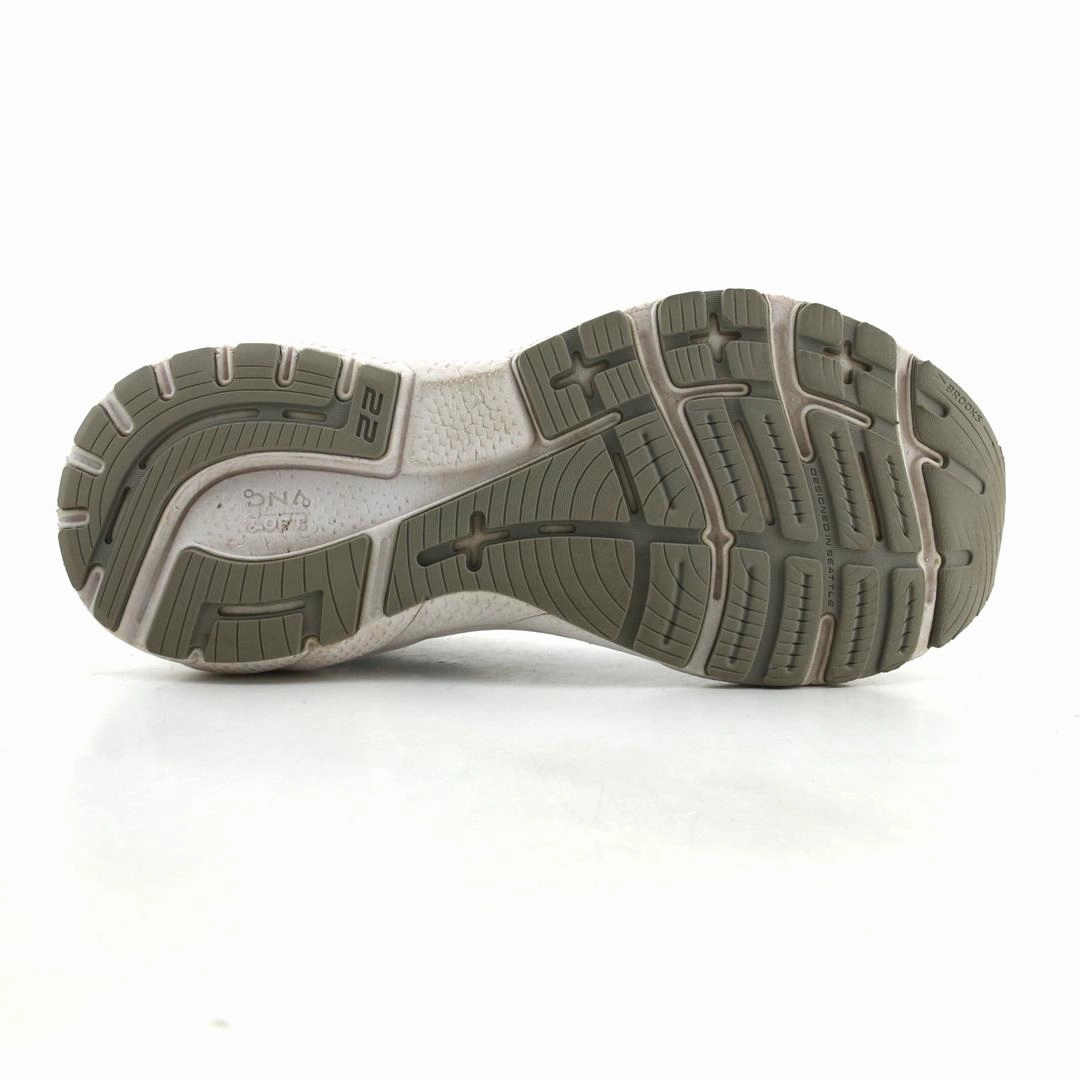 BROOKS ADRENALINE GTS 22 Brooks running shoe close-ups