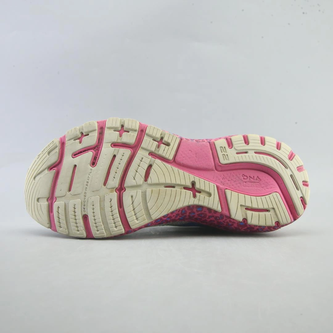 BROOKS ADRENALINE GTS 22 Brooks running shoe close-ups