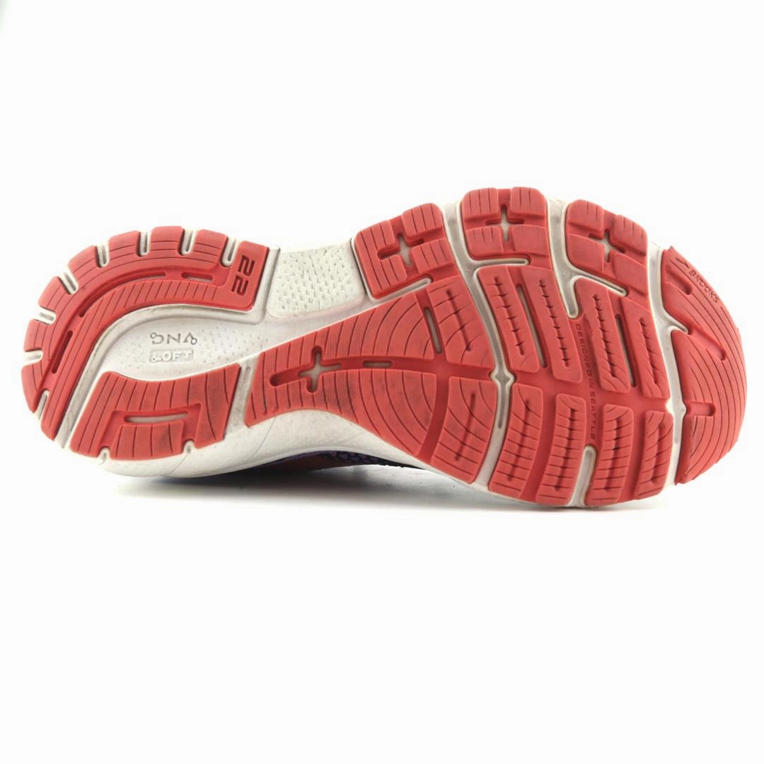 BROOKS ADRENALINE GTS 22 Brooks running shoe close-ups