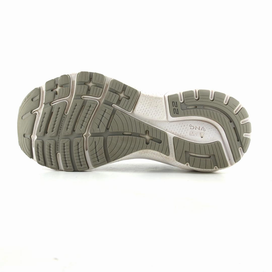 BROOKS ADRENALINE GTS 22 Brooks running shoe close-ups