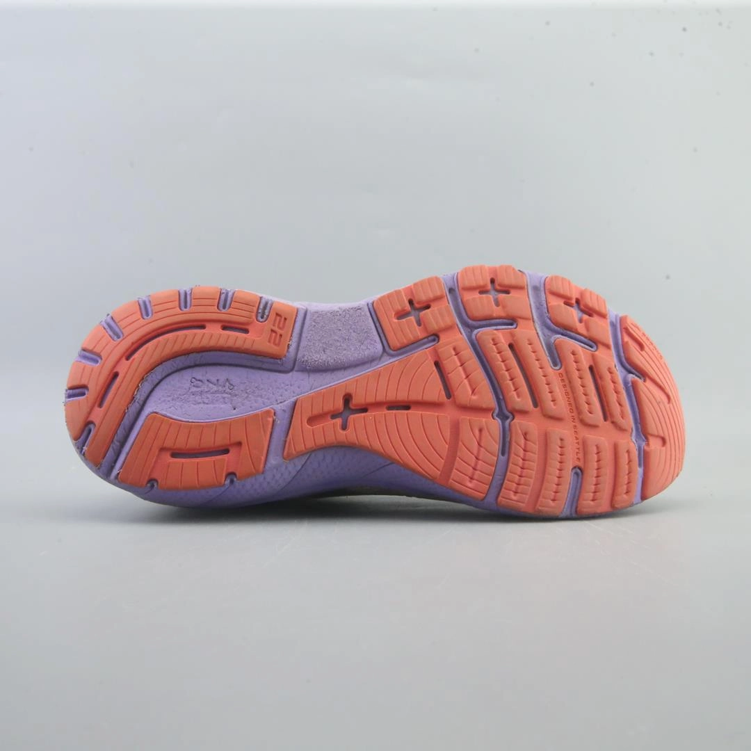 BROOKS ADRENALINE GTS 22 Brooks running shoe close-ups