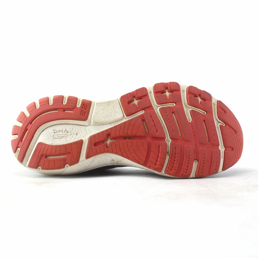 BROOKS ADRENALINE GTS 22 Brooks running shoe close-ups