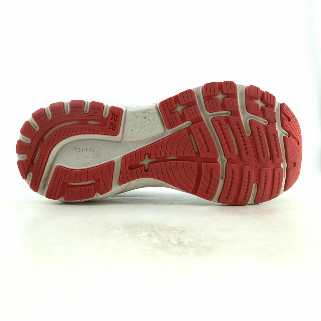 BROOKS ADRENALINE GTS 22 Brooks running shoe close-ups