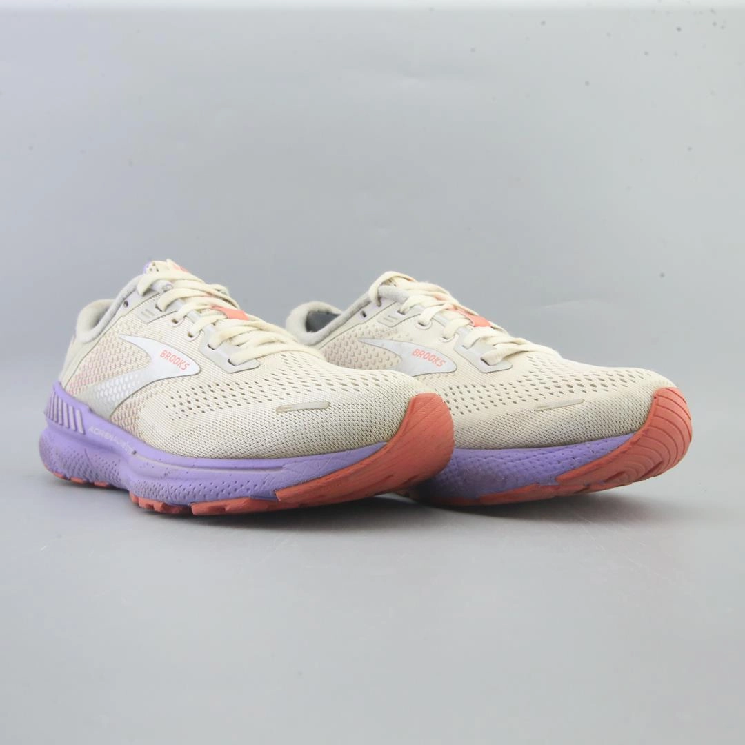 BROOKS ADRENALINE GTS 22 Brooks running shoe close-ups