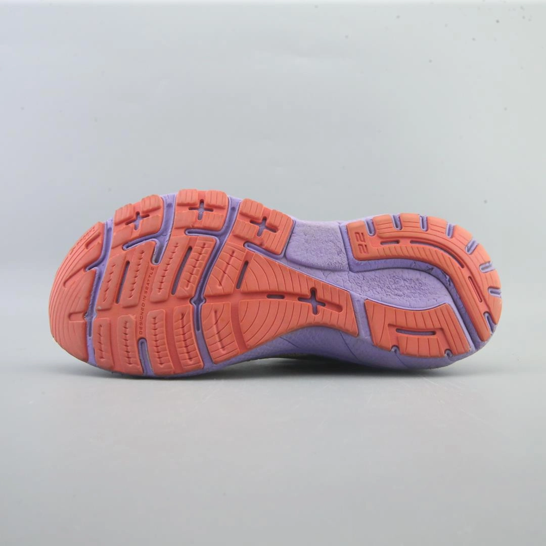 BROOKS ADRENALINE GTS 22 Brooks running shoe close-ups