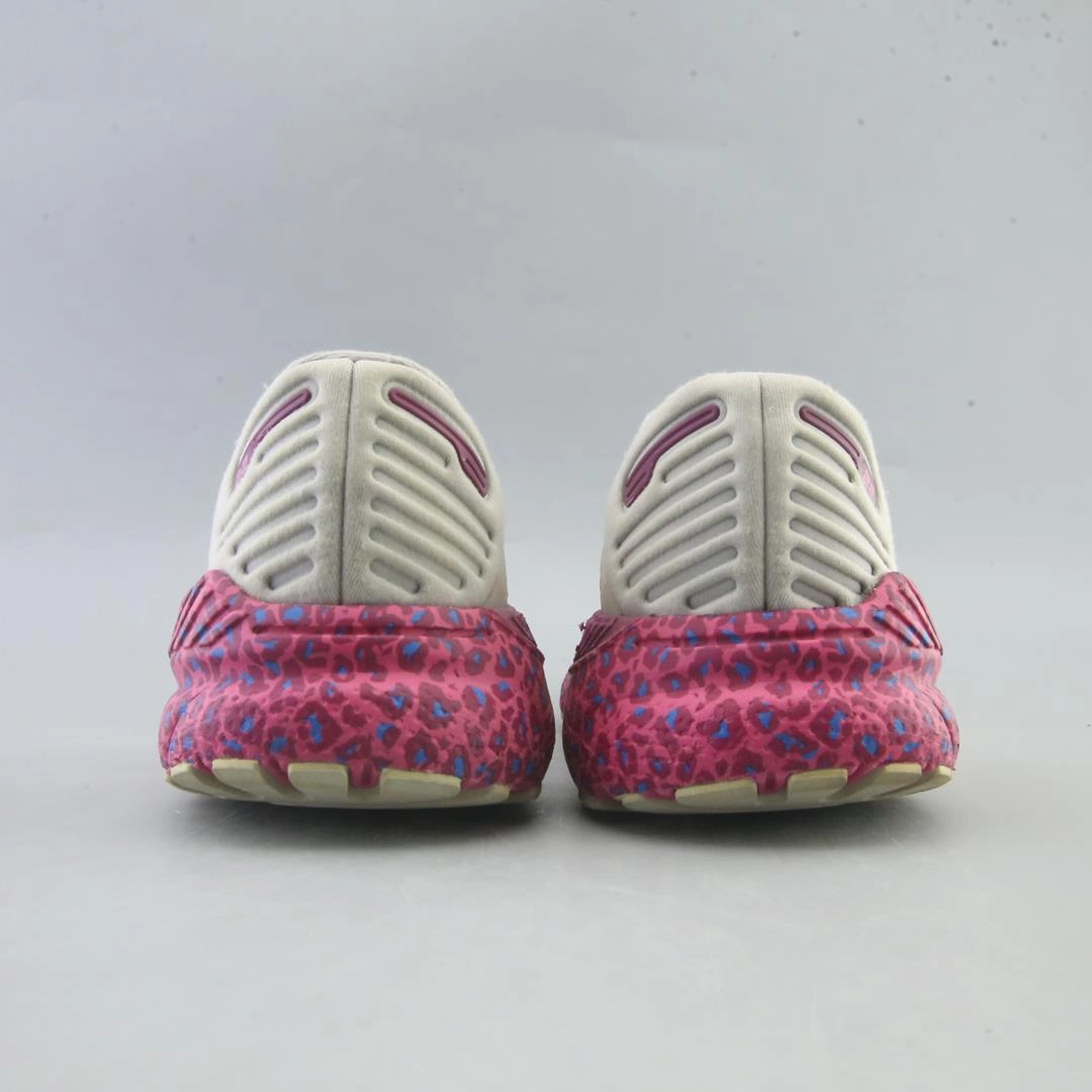 BROOKS ADRENALINE GTS 22 Brooks running shoe close-ups
