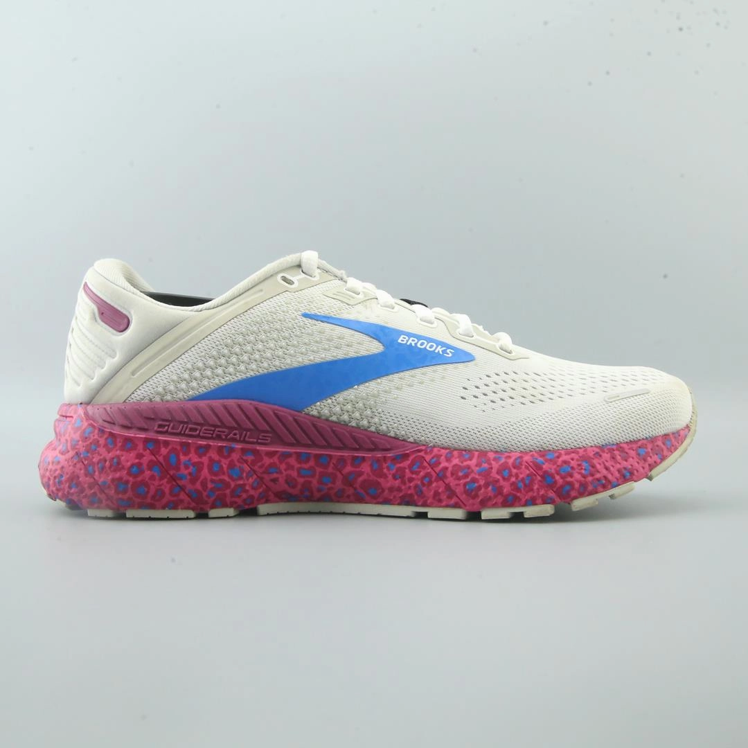 BROOKS ADRENALINE GTS 22 Brooks trainer design images