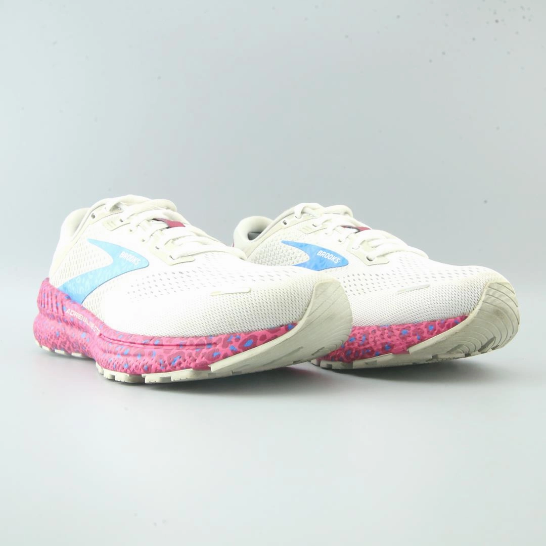 BROOKS ADRENALINE GTS 22 Brooks trainer design images