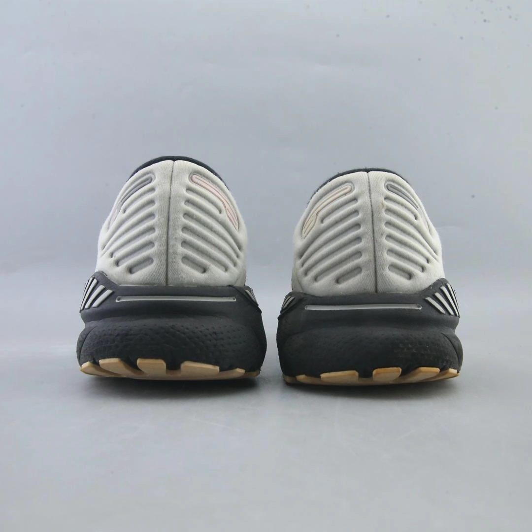 BROOKS ADRENALINE GTS 22 Brooks trainer design images