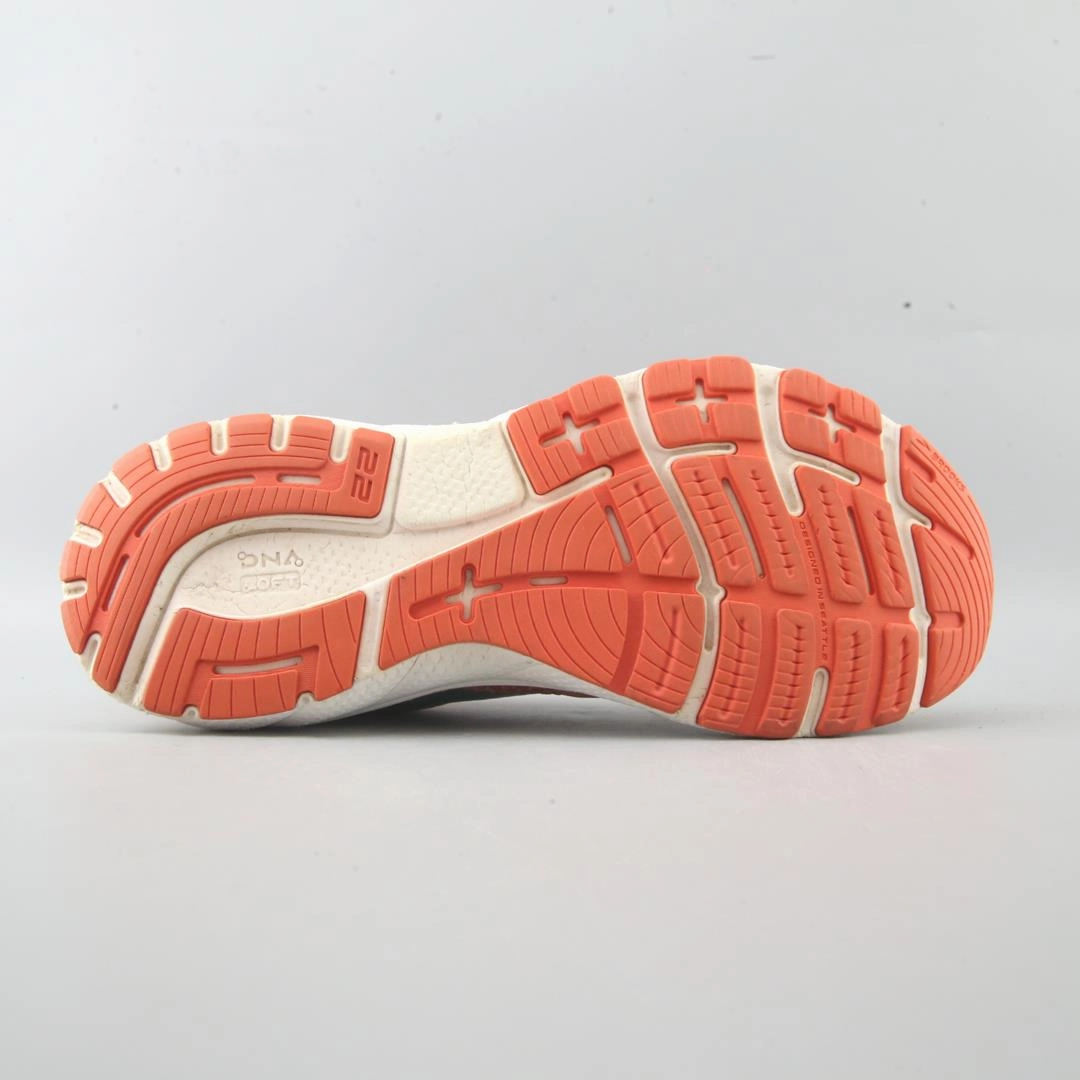 BROOKS ADRENALINE GTS 22 Brooks trainer design images