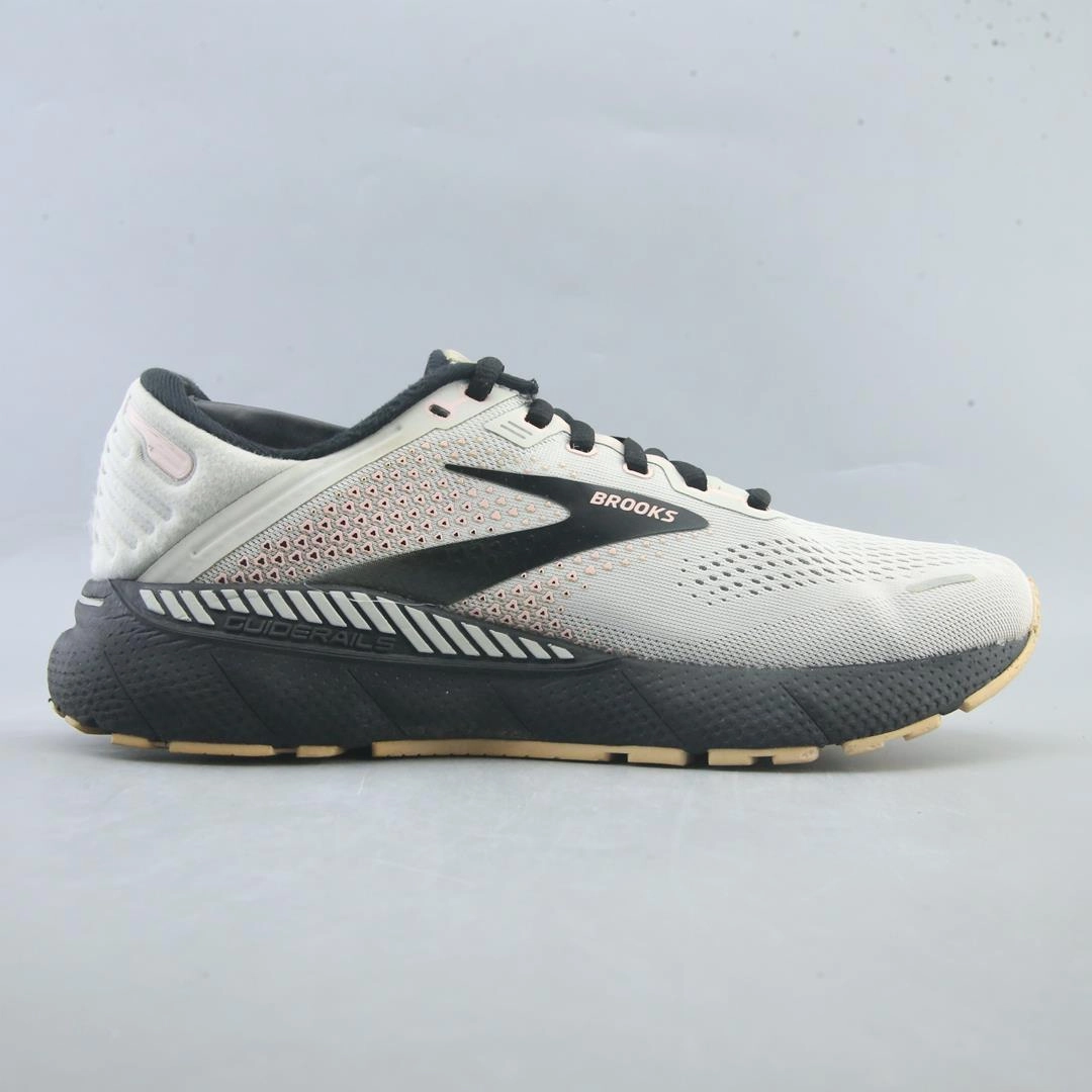 BROOKS ADRENALINE GTS 22 Brooks trainer design images