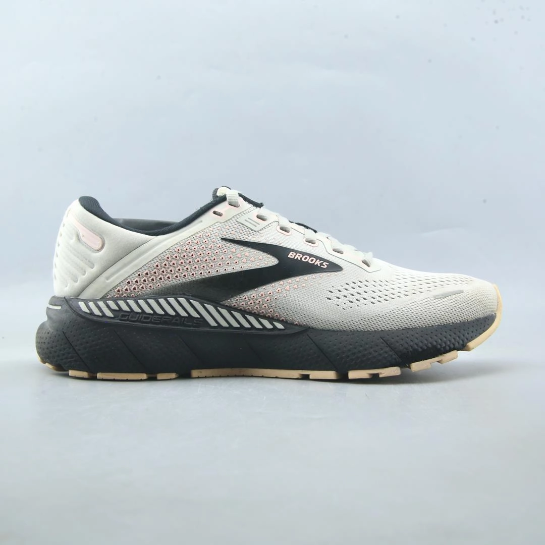 BROOKS ADRENALINE GTS 22 Brooks trainer design images
