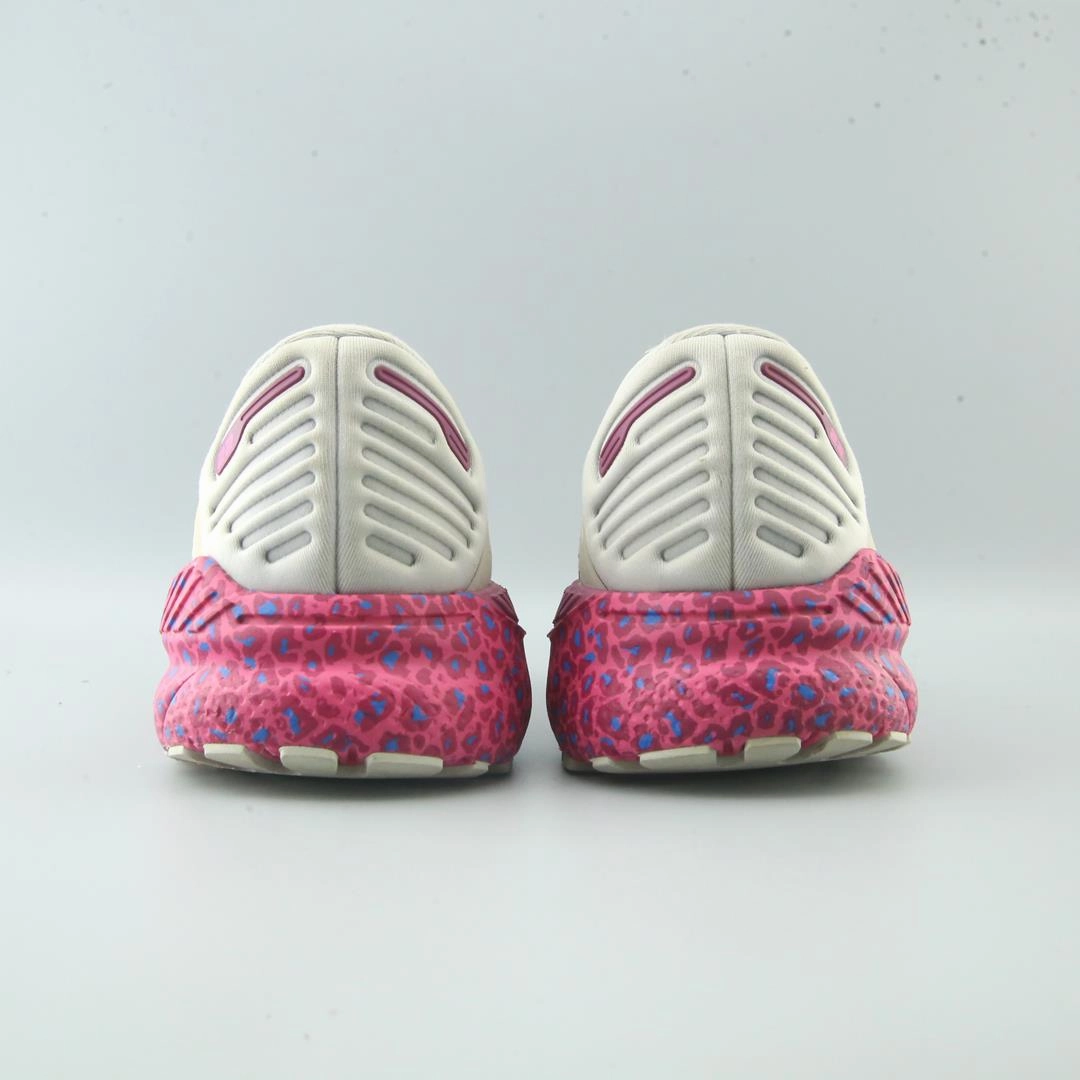 BROOKS ADRENALINE GTS 22 Brooks trainer design images