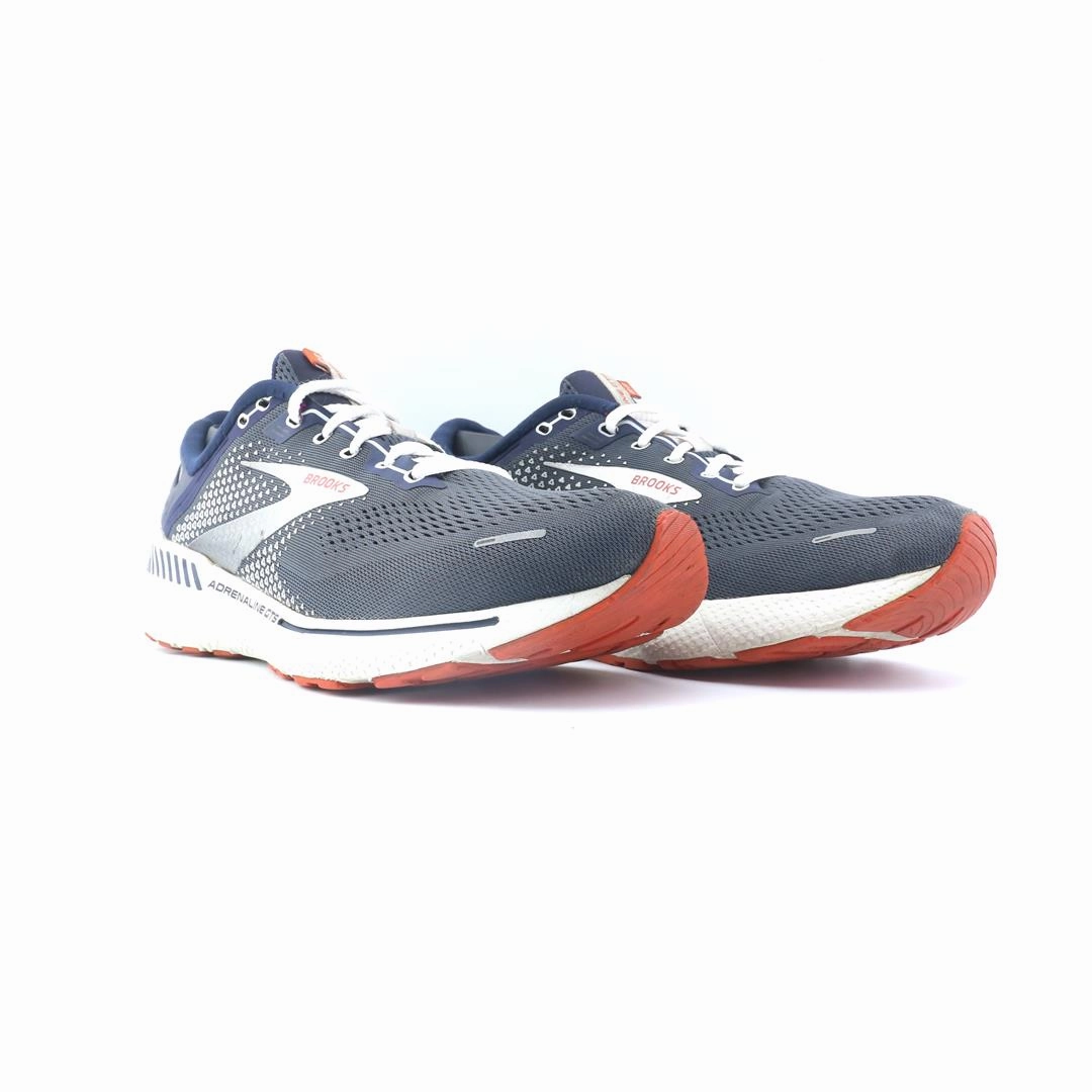 BROOKS ADRENALINE GTS 22 lightweight running shoe photos