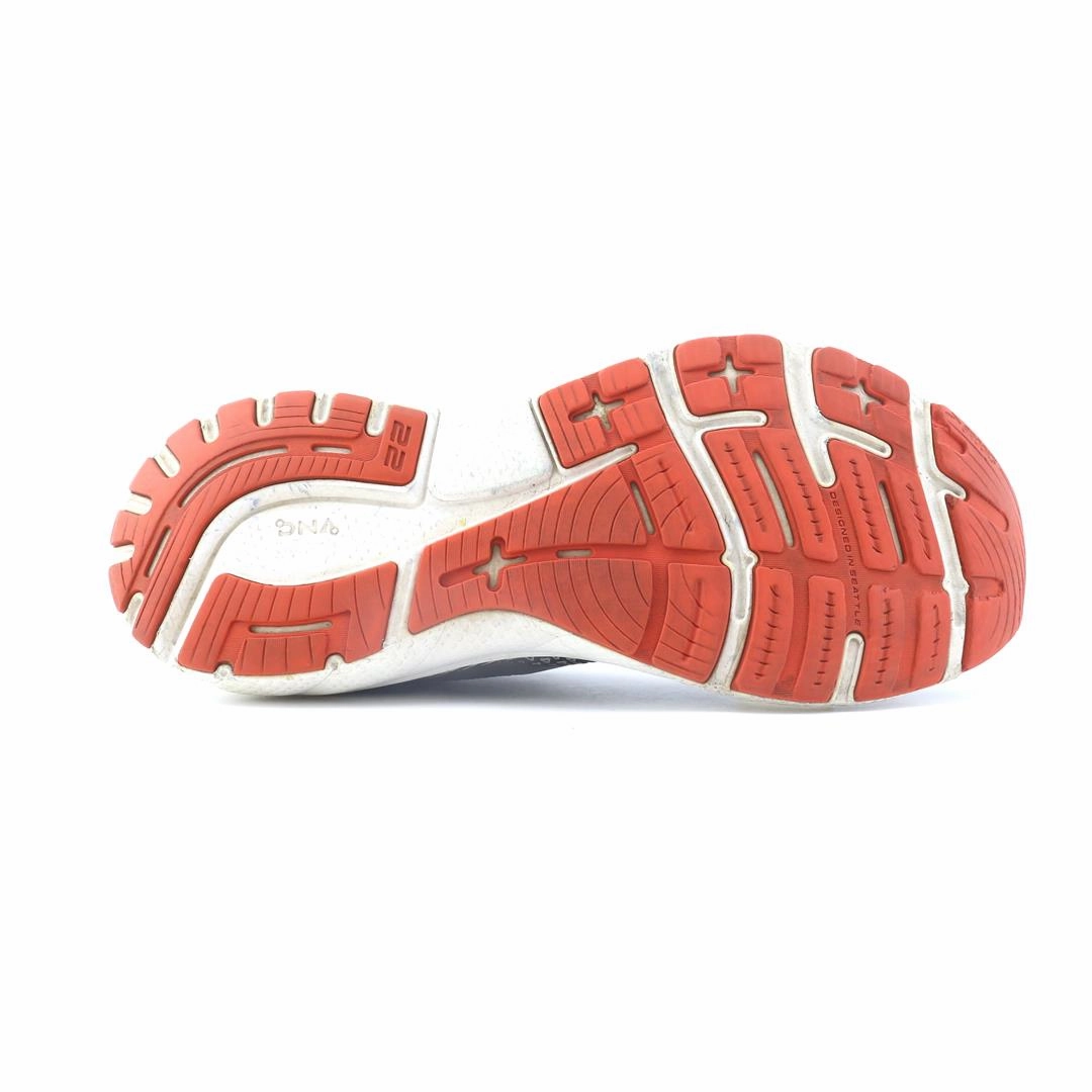BROOKS ADRENALINE GTS 22 lightweight running shoe photos