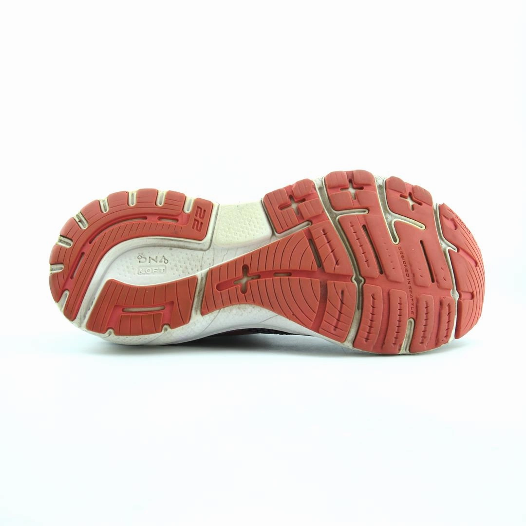 BROOKS ADRENALINE GTS 22 lightweight running shoe photos