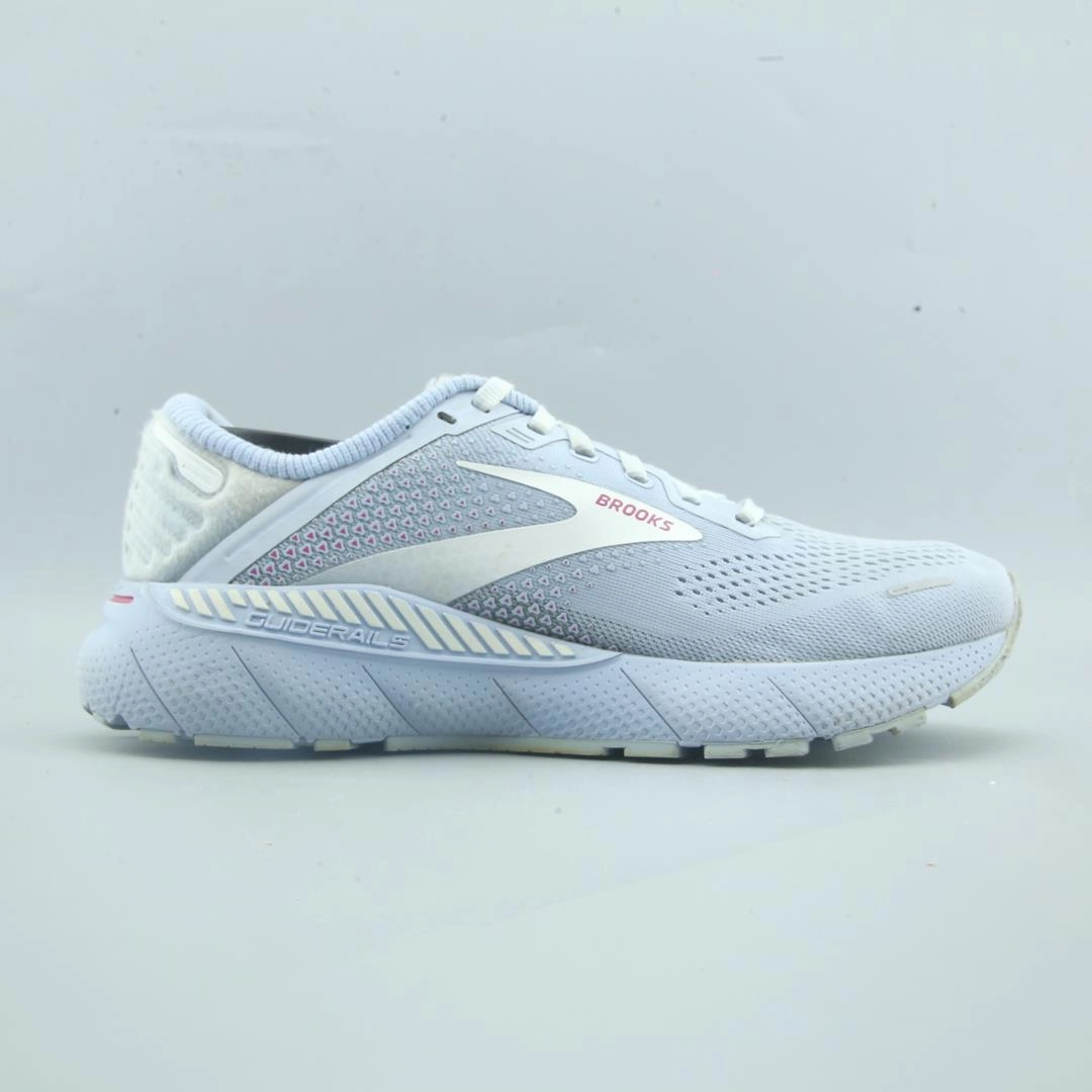 BROOKS ADRENALINE GTS 22 lightweight running shoe photos
