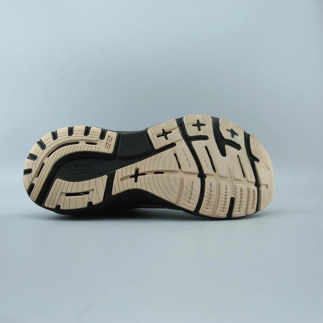 BROOKS ADRENALINE GTS 22 performance running shoe visuals