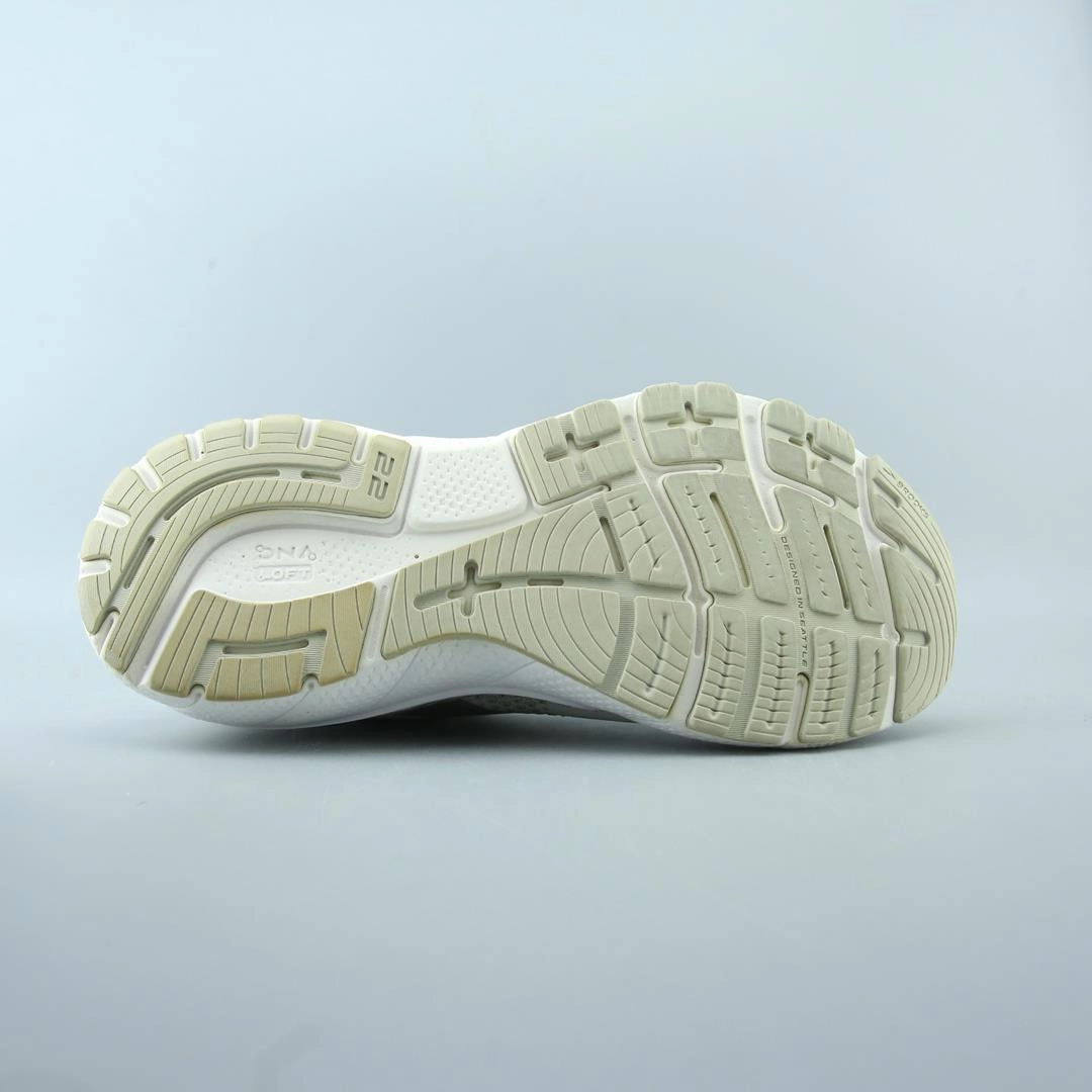 BROOKS ADRENALINE GTS 22 performance running shoe visuals