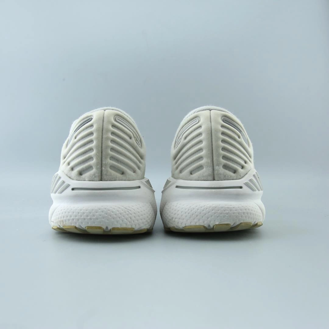 BROOKS ADRENALINE GTS 22 performance running shoe visuals