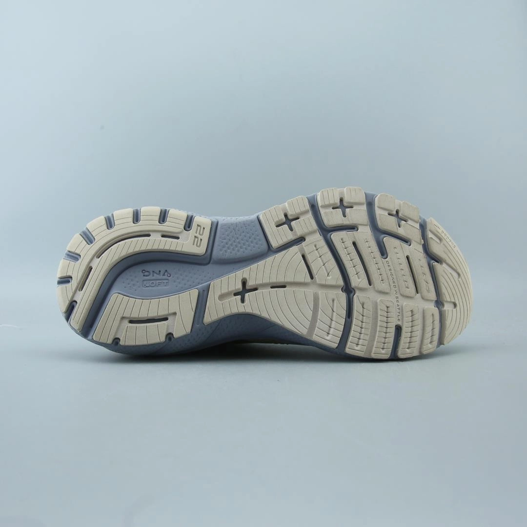 BROOKS ADRENALINE GTS 22 performance running shoe visuals