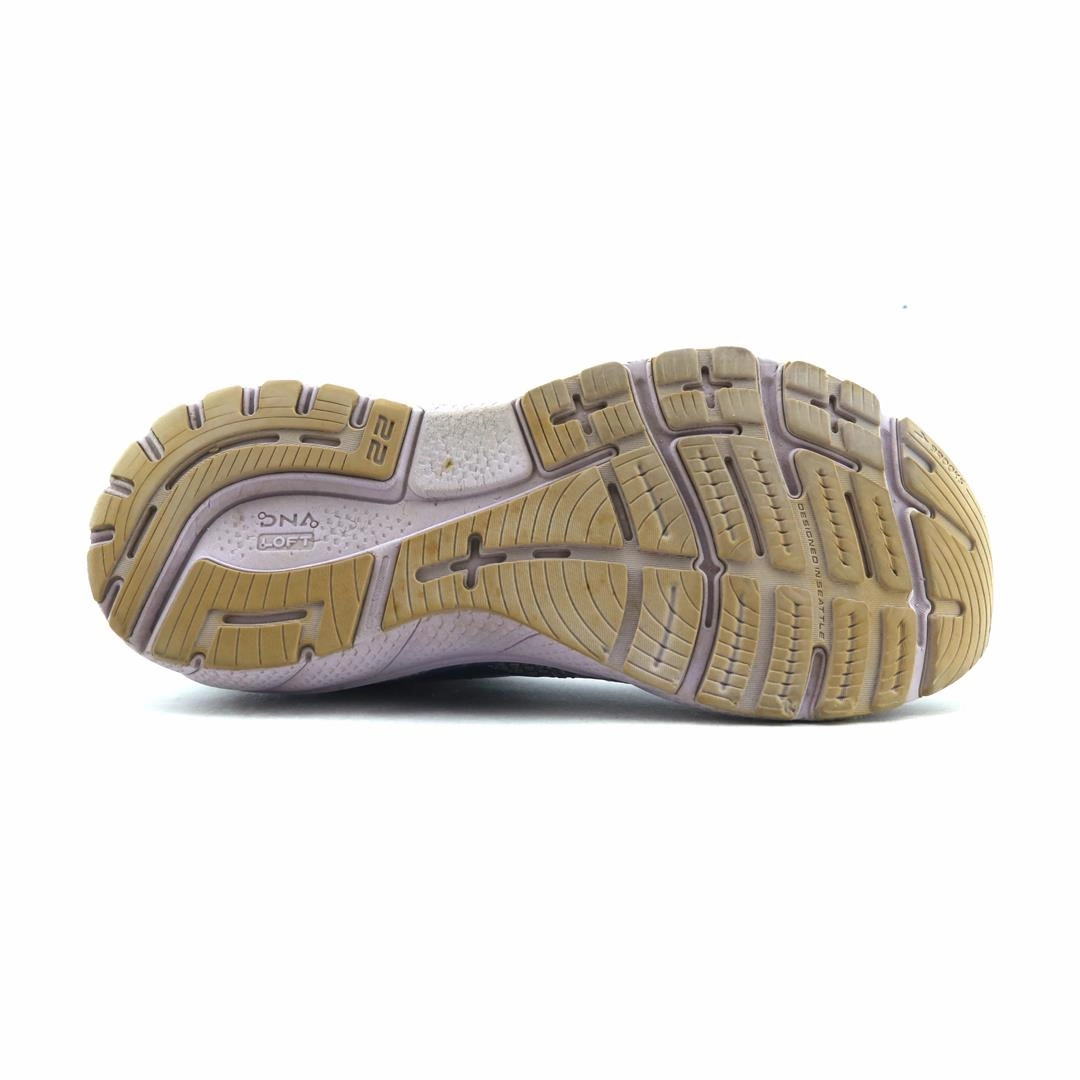 BROOKS ADRENALINE GTS 22 performance running shoe visuals