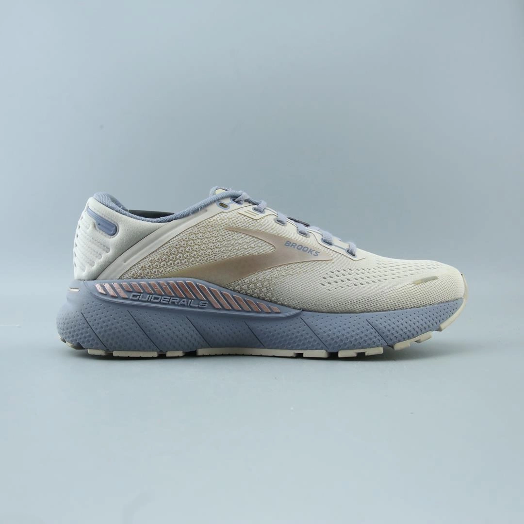 BROOKS ADRENALINE GTS 22 performance running shoe visuals