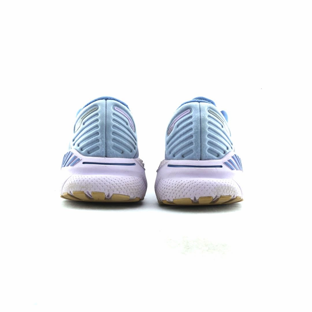 BROOKS ADRENALINE GTS 22 performance running shoe visuals