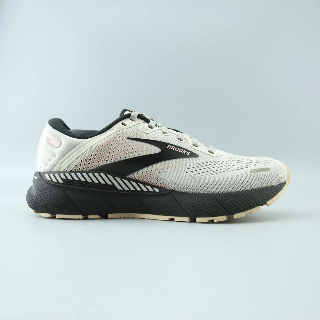 BROOKS ADRENALINE GTS 22 performance running shoe visuals
