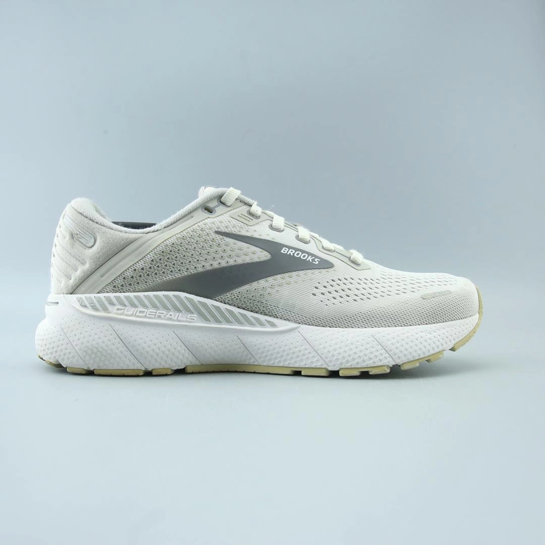 BROOKS ADRENALINE GTS 22 performance running shoe visuals