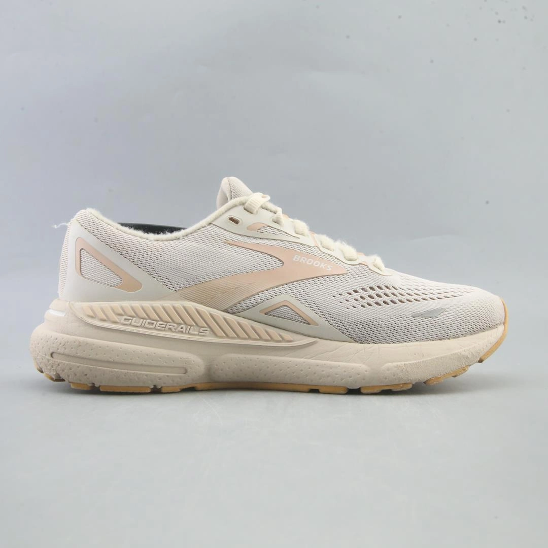 BROOKS ADRENALINE GTS 23 Brooks running shoe close-ups