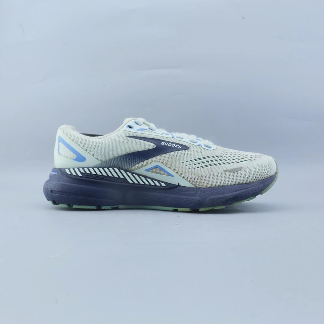 BROOKS ADRENALINE GTS 23 Brooks trainer design images