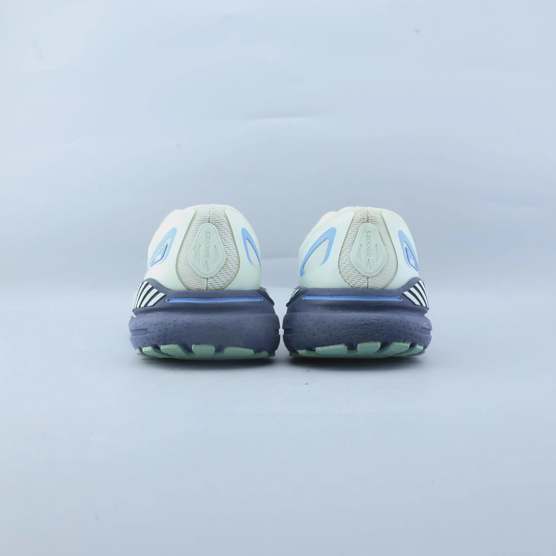BROOKS ADRENALINE GTS 23 Brooks trainer design images