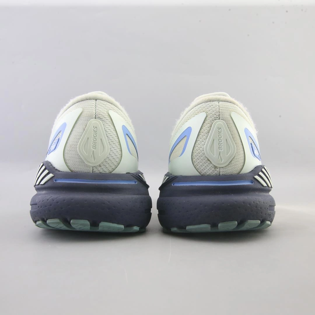BROOKS ADRENALINE GTS 23 Brooks trainer design images