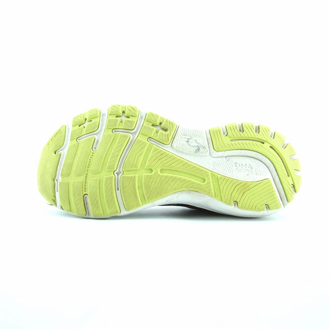 BROOKS ADRENALINE GTS 23 lightweight running shoe photos