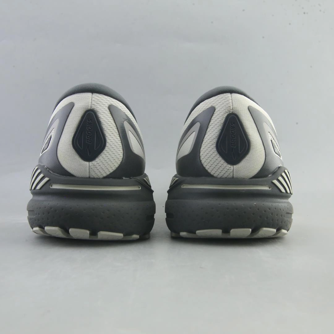 BROOKS ADRENALINE GTS 23 lightweight running shoe photos
