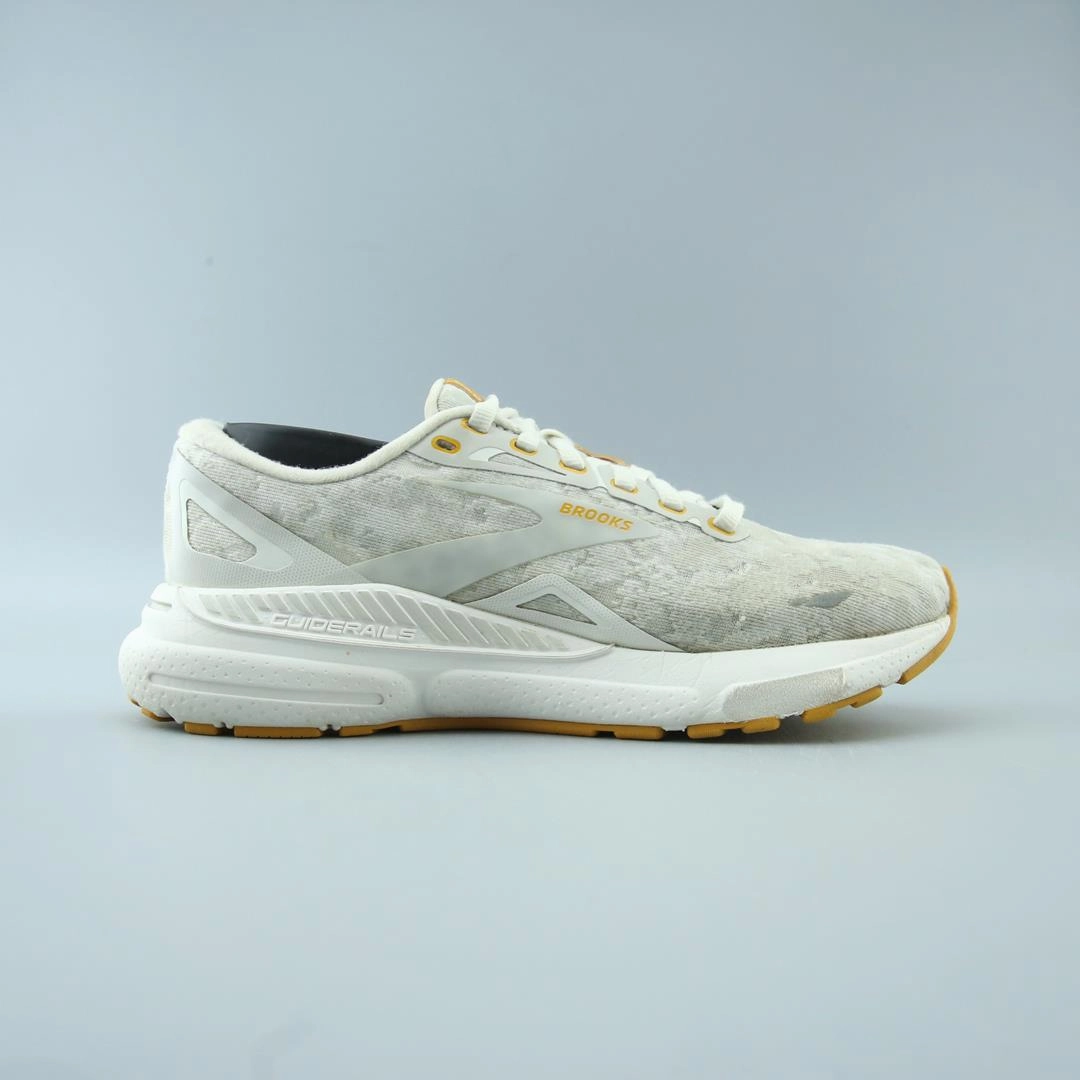 BROOKS ADRENALINE GTS 23 performance running shoe visuals