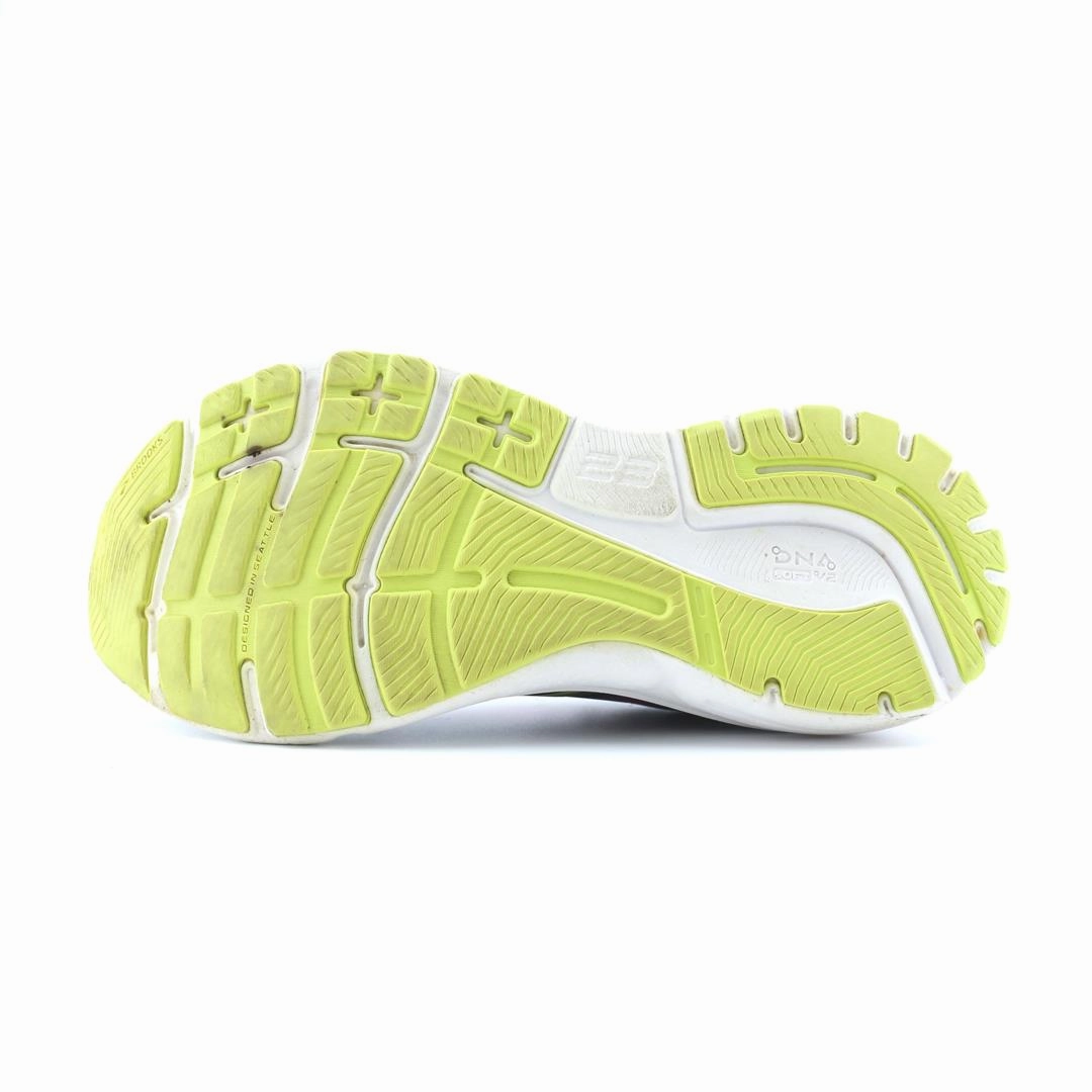 BROOKS ADRENALINE GTS 23 performance running shoe visuals