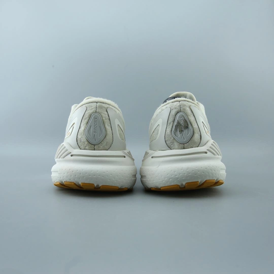 BROOKS ADRENALINE GTS 23 performance running shoe visuals