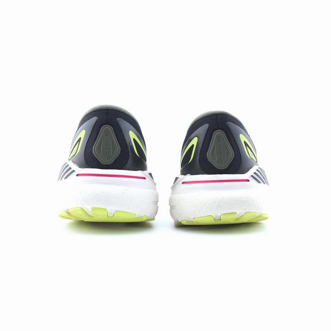 BROOKS ADRENALINE GTS 23 performance running shoe visuals