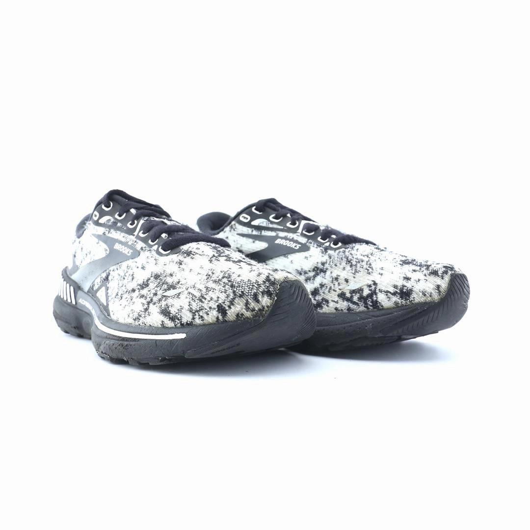 BROOKS ADRENALINE GTS 23 performance running shoe visuals
