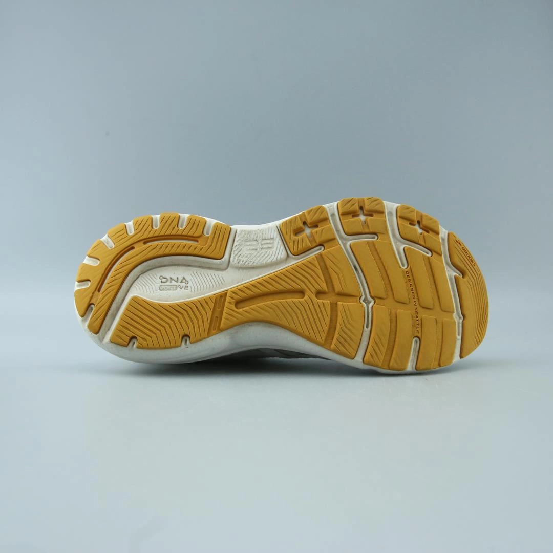 BROOKS ADRENALINE GTS 23 performance running shoe visuals