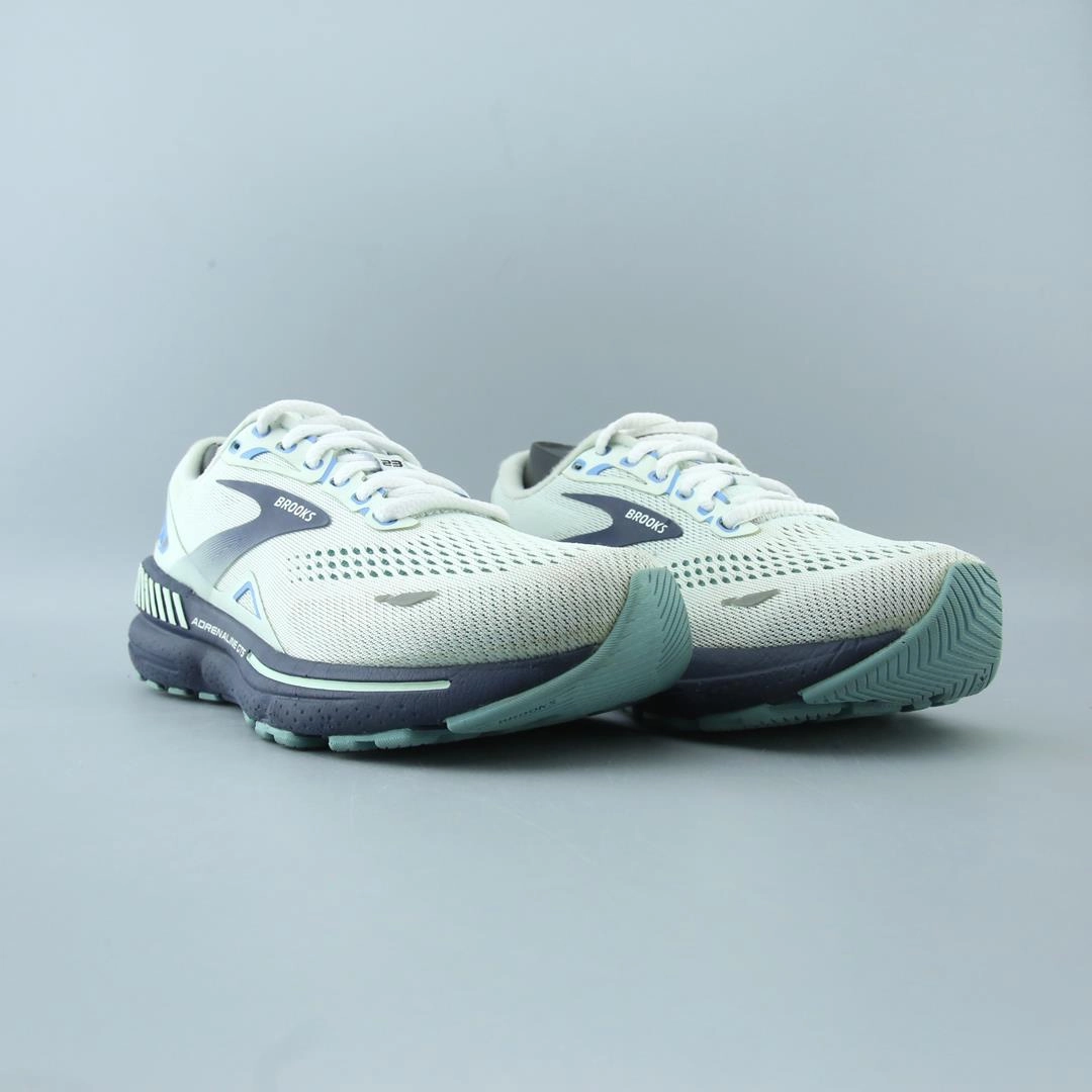 BROOKS ADRENALINE GTS 23 performance running shoe visuals