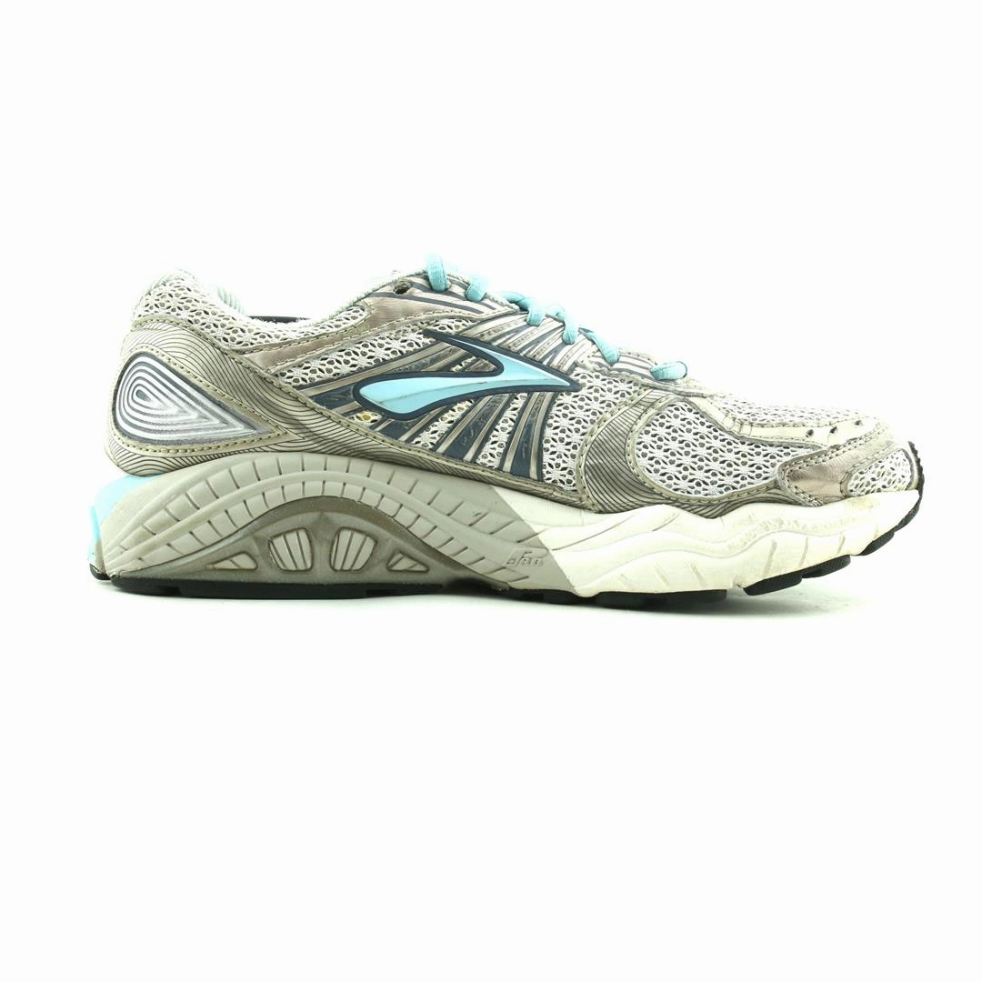 BROOKS ARIEL 12 Brooks running footwear shots