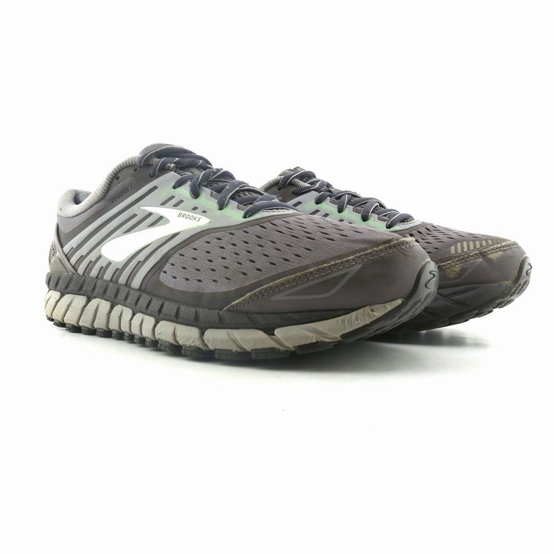 BROOKS ARIEL 18 athletic Brooks shoe snapshots
