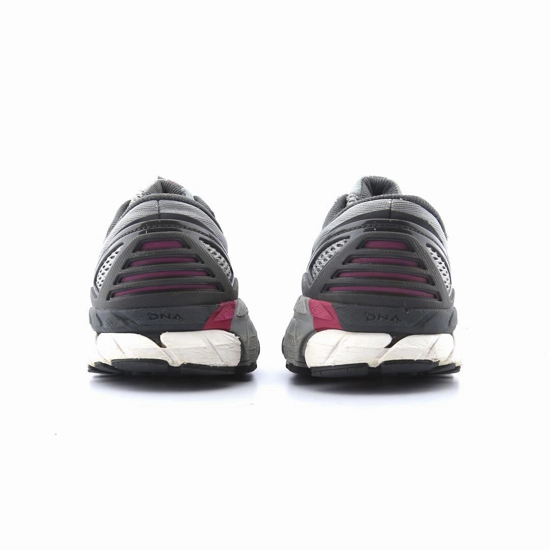 BROOKS ARIEL 18 Brooks running shoe close-ups