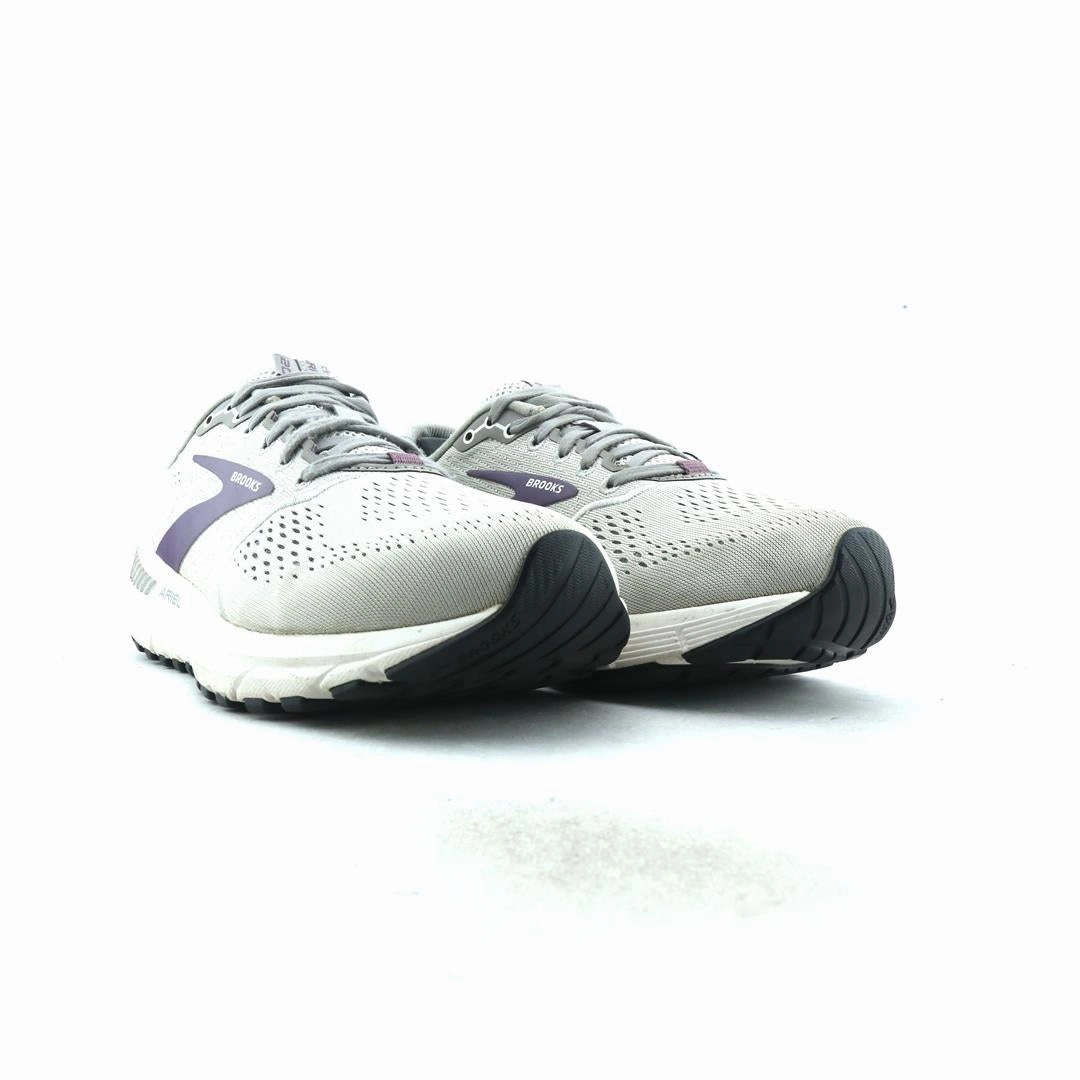 BROOKS ARIEL 20 Brooks trainer design images