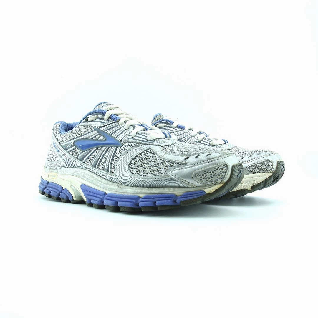 BROOKS ARIEL '12 Brooks trainer design images