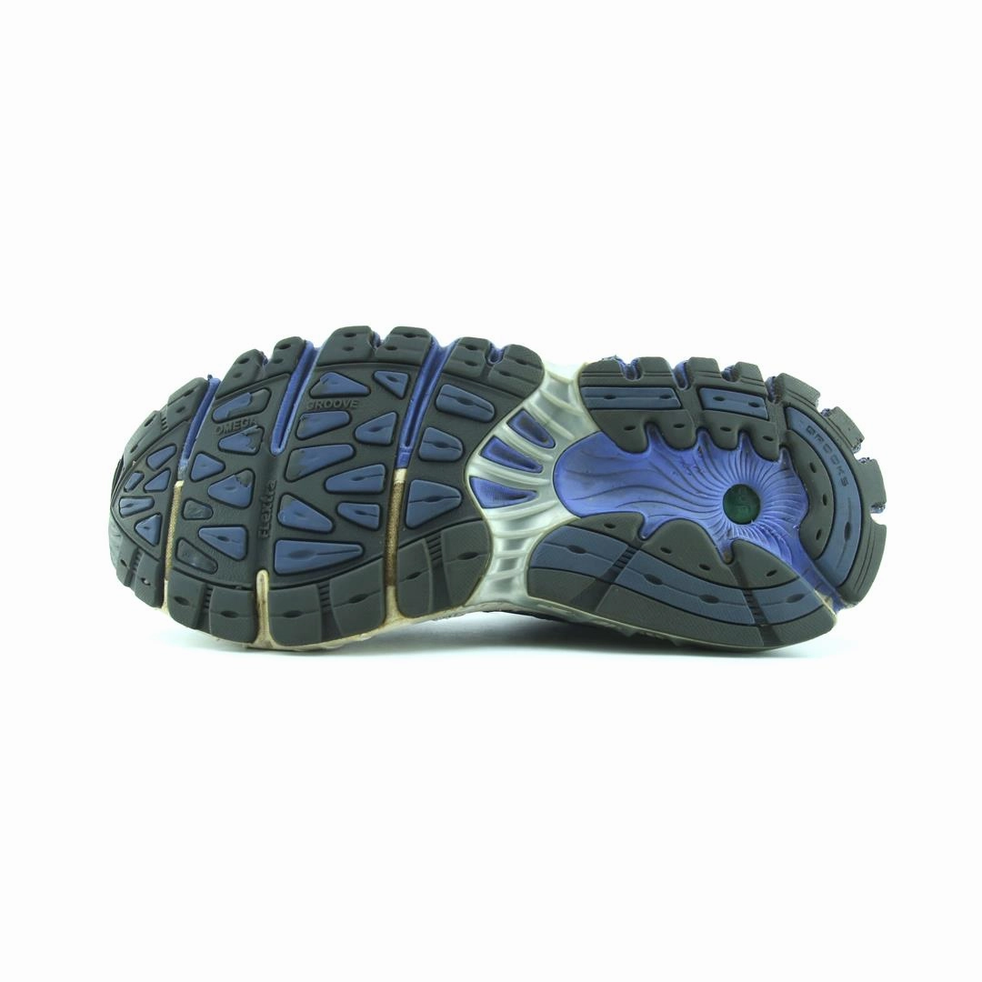 BROOKS ARIEL '12 Brooks trainer design images